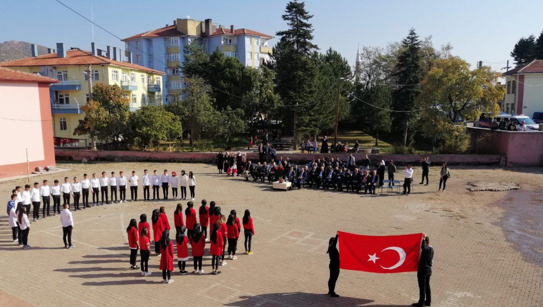 29 Ekim Cumhuriyet Bayramı İlçe Töreni İlçe Milli Eğitim Müdürlüğü Bahçesinde Coşkuyla Kutlandı